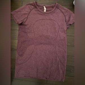 Lululemon t-shirt
